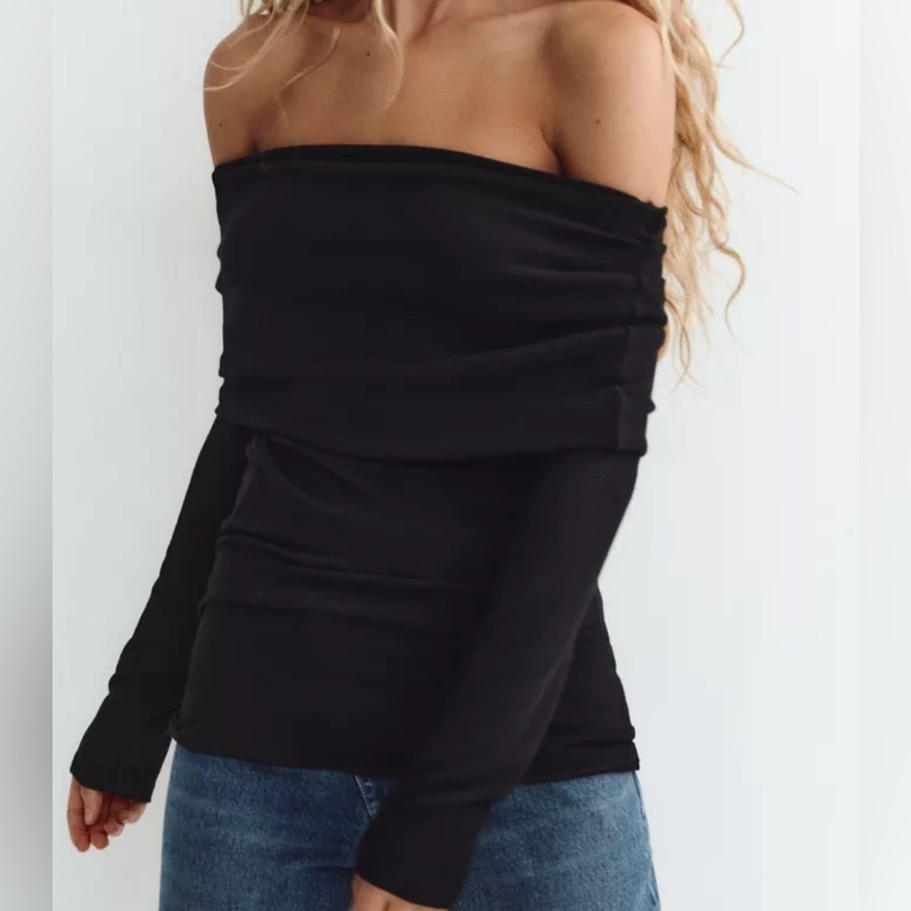 Zara Draped Black Off-Shoulder Long Sleeve Top. Size Medium